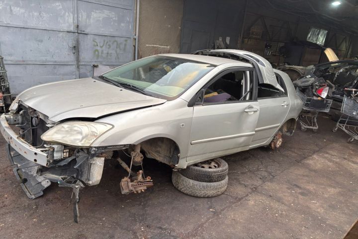 Piese Toyota Corolla 2004 1.4 D-4D MT (90 hp)