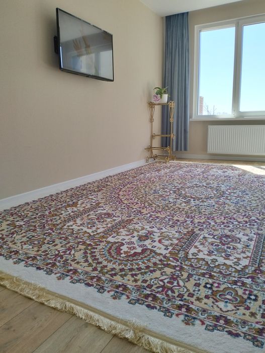 Иранский ковёр для зала