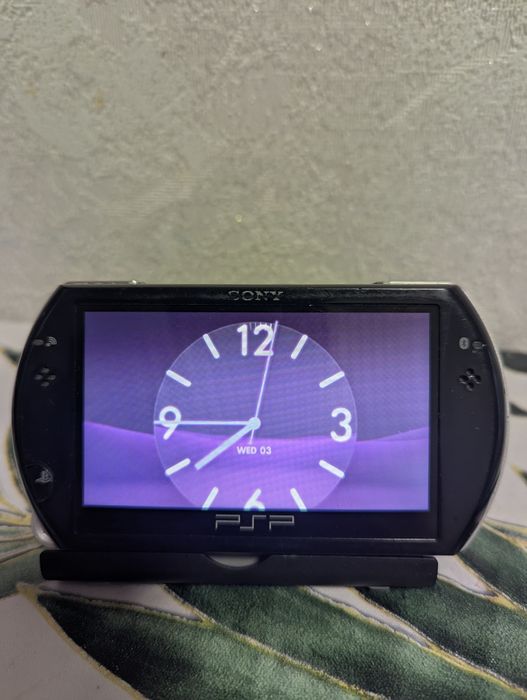 Psp go, с чехлом и шнуром