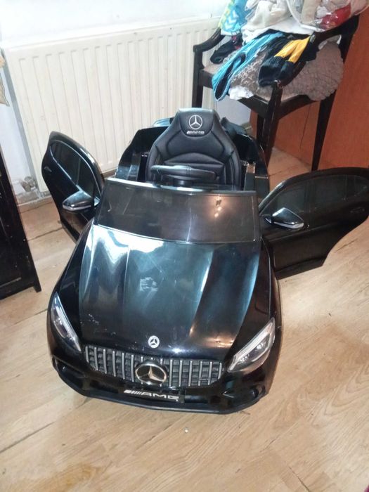 Mașinuța de copii Mercedes