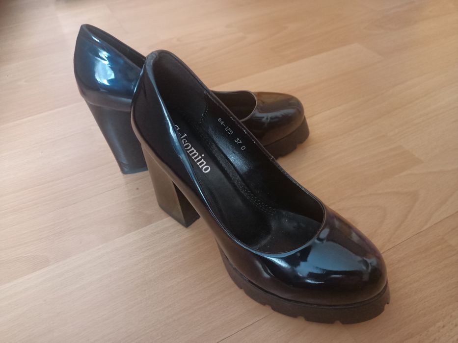 Продам разную обувь