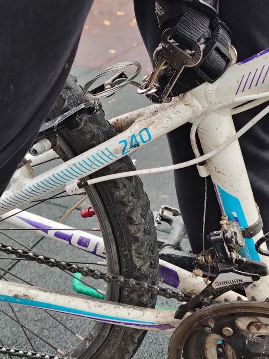 Bicicleta cube 240