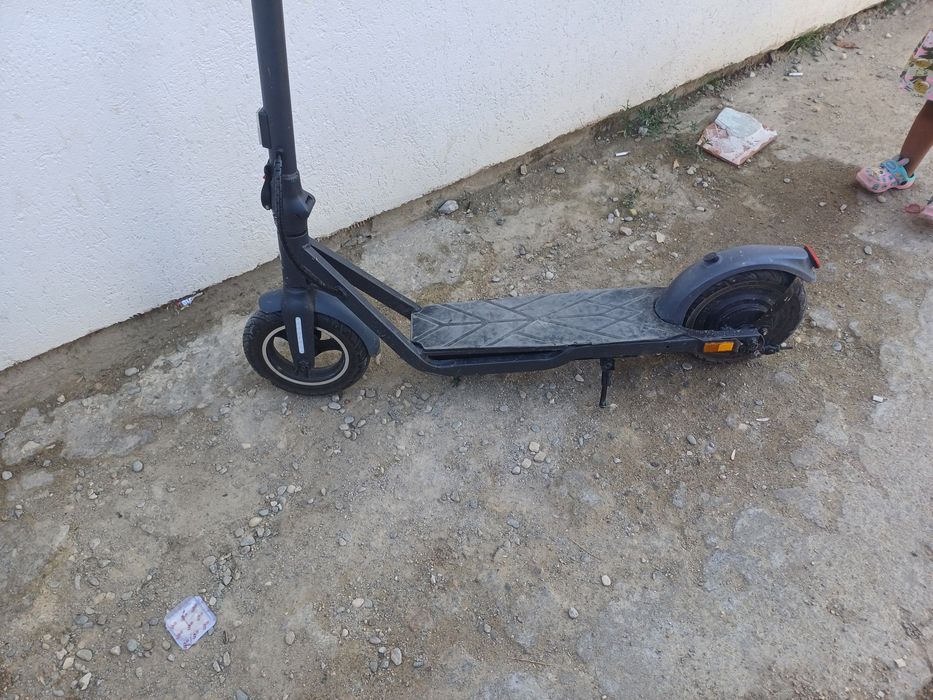 Vând trotineta electrica