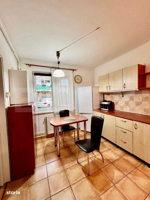 Apartament 2 camere semicentral, 41 mp, zona strazii Paris