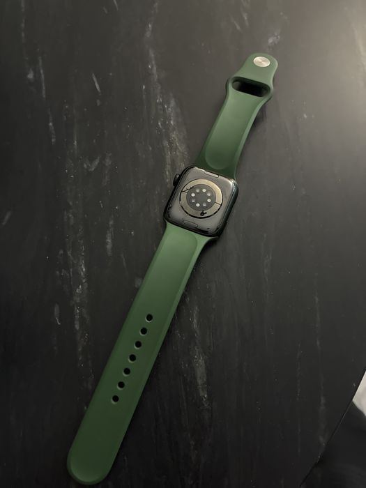 Apple Watch Series 7 (GPS + Cellular)