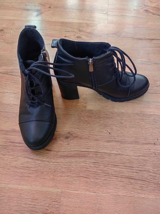 Дамски боти на ток до глезена