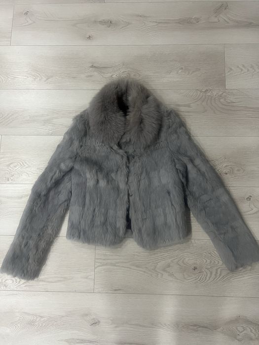 Haina blana de iepure cu guler de vulpe naturala