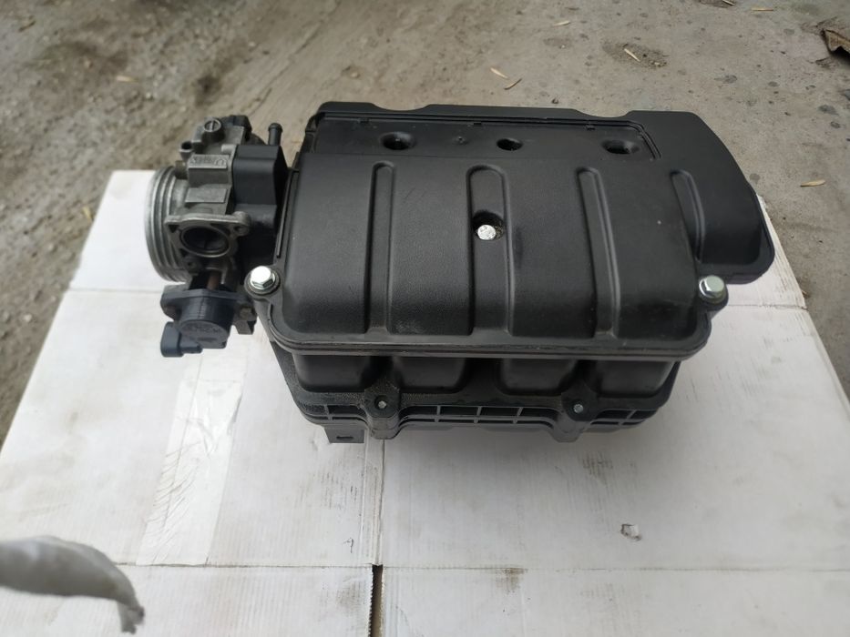 Всмукателен колектор и дросел за Saxo VTS и 106 GTI 1.6 16v