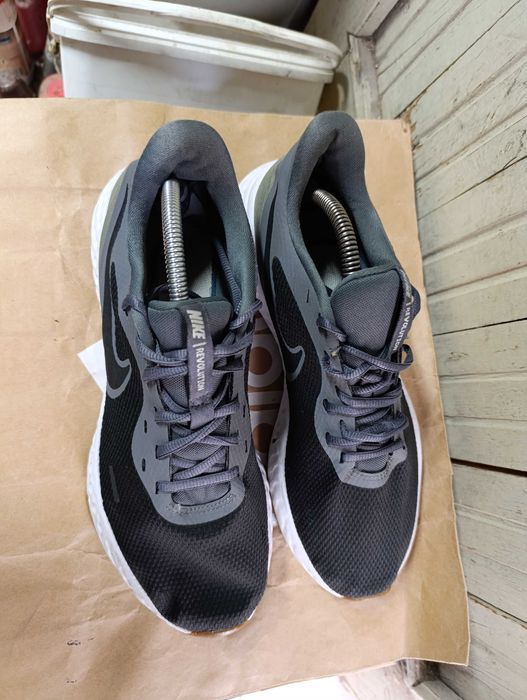 ''Nike Revolution 5''оригинални маратонки 45 номер