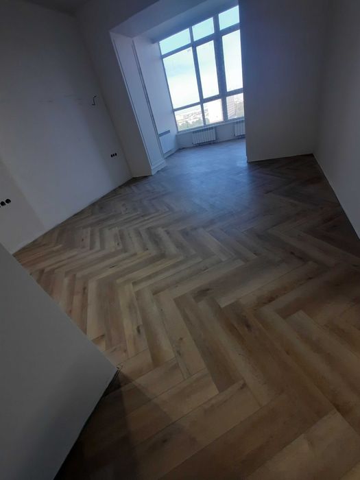 Укладка ламината, кварцвенил.