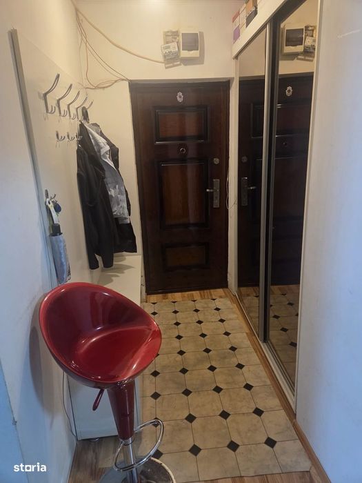 Apartament 3 camere, etaj 1/10, str. Toporasi, Sector 5, balcon, lift