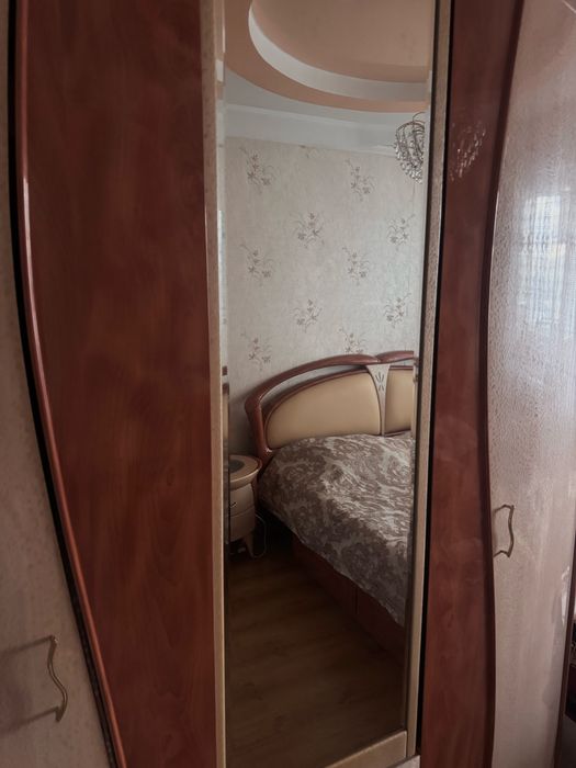 Продам спальный гарнитур