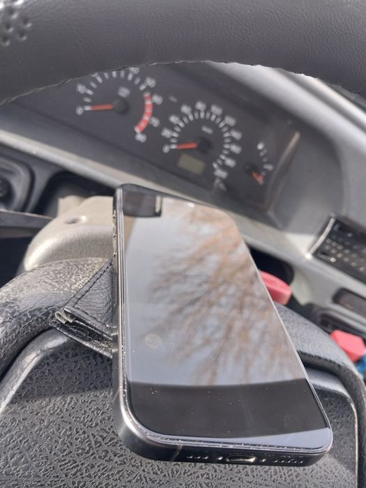 Продам Айфон 15 про