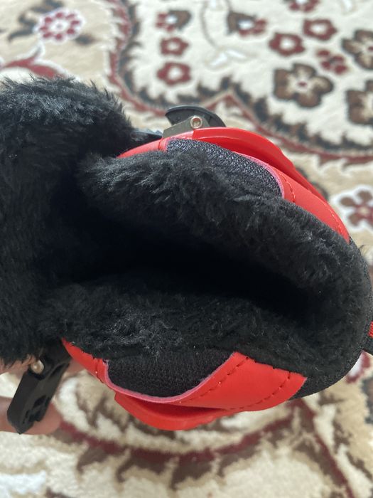 Коньки новые.