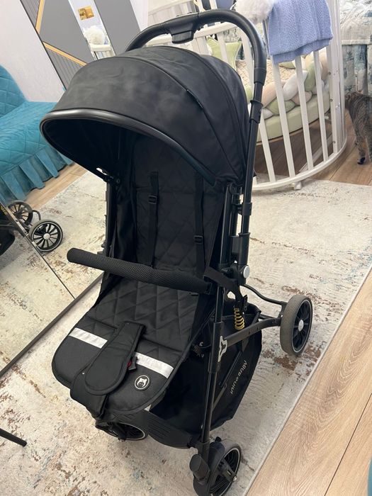 Коляска черная ining baby 313-2 pro