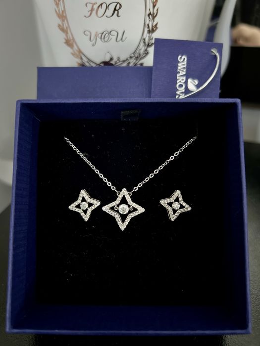 Колие и обеци на Swarovski