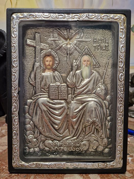 Прекрасна антикварна икона Светата Тройца сертификат