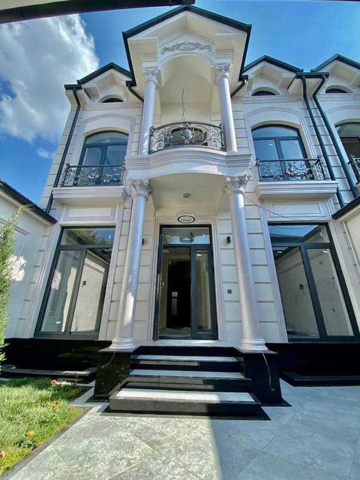 Элегантная постройка отличного Евро дома с 5 комнатами