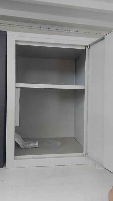 Сейф есть металл