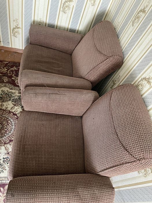 Продается диван и кресло