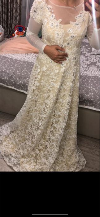 Срочно продам шикарное вечернее платье