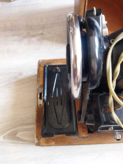 Стара шевна машина Калинка на ток