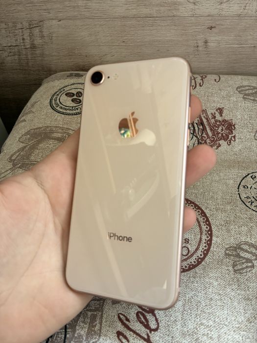 iPhone 8 Gold 64GB 100% Battery Health