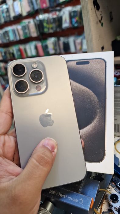 iPhone 15 pro 256gb