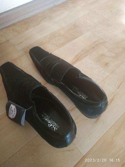 Продам мужские модельные туфли