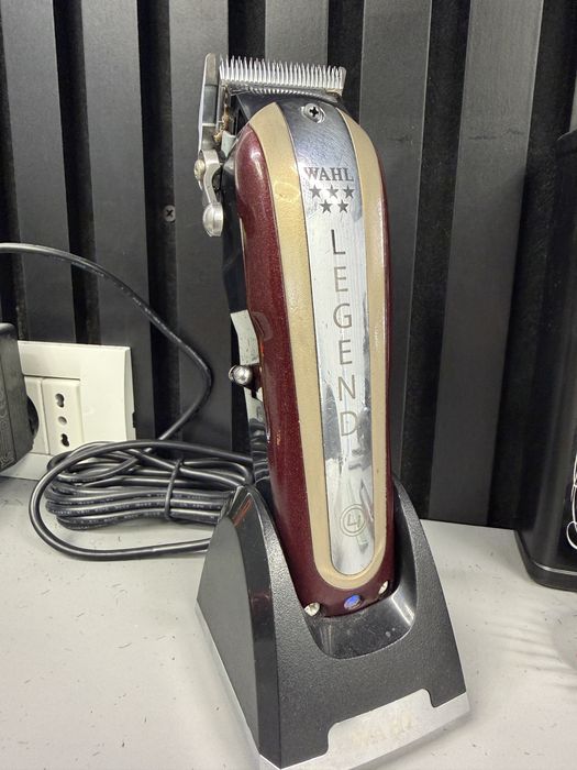 Vand Wahl Legend si Skeleton