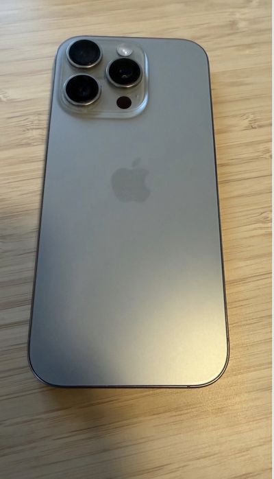 Vand iphone 16 pro impecabil