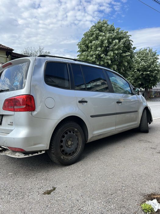 Vw Touran 1.6 TDI. 105кс. На части Туран 1.6 ТДИ. 105кс. 2011г
