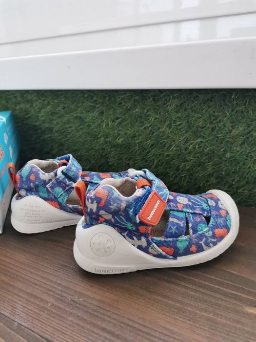 Обувки за прохождане biomecanics 18 номер