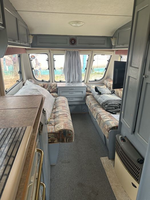 Vand rulota swift anul 2000 cu talon