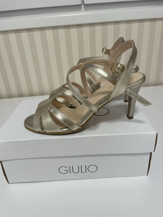 Sandale aurii Giulio