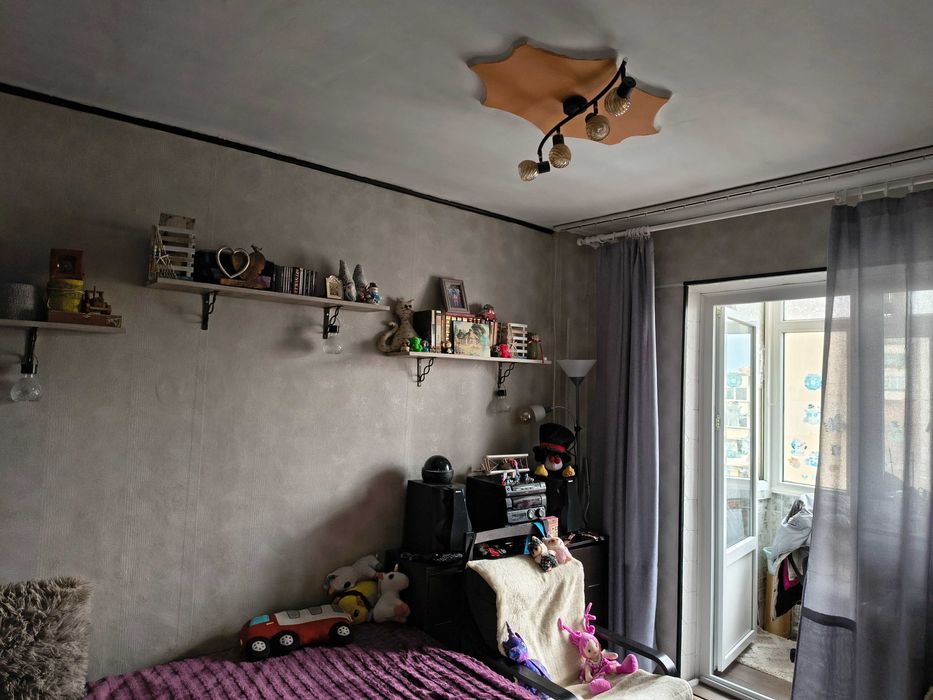 Vand apartament 2 camere decomandat