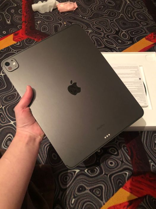 IPad pro (13-дюймовый, M4]