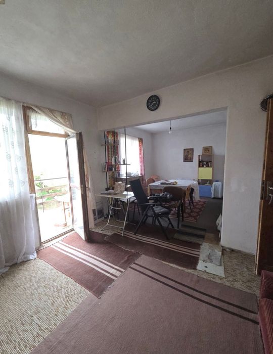 Голяма къща в с.Горна Гращица обл.Кюстендил