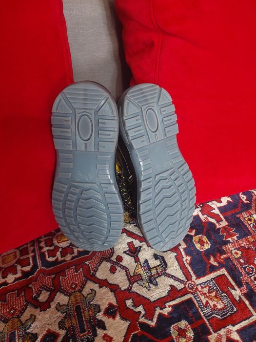 Ботинки рабочие новые , с усиленым носком