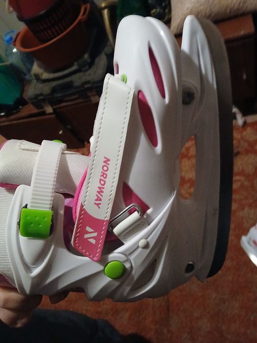 Продам коньки 10000