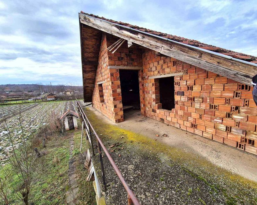 Продава се Къща в с. Садовец, Област Плевен - 178 кв.м за 60 €/кв.м - Снимка #9