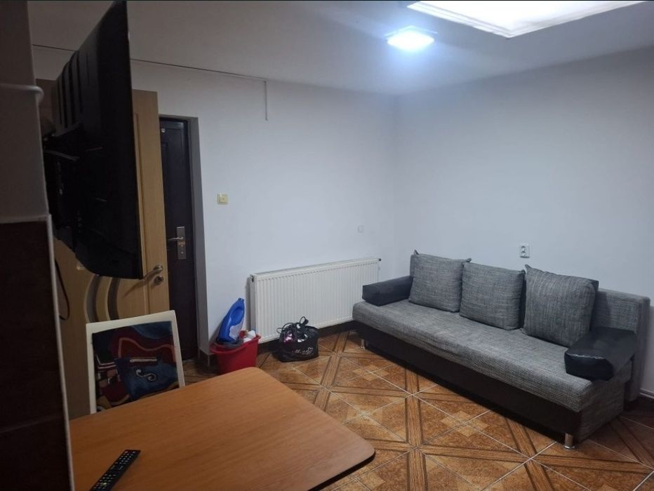 Inchiriez garsoniera