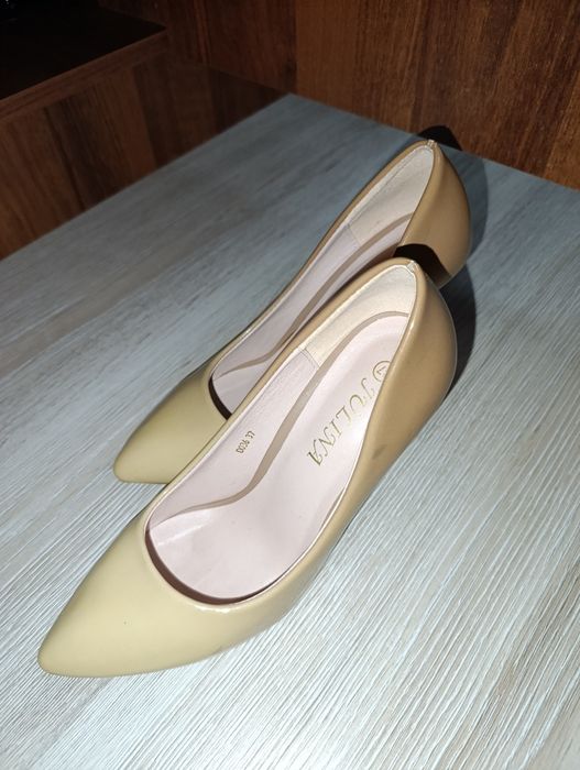 Женские туфли вечерние