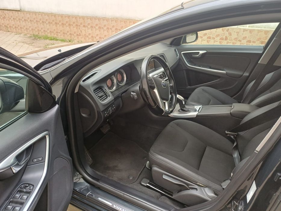 Vand Volvo , V60,an 2013 la 4650 euro Timișoara