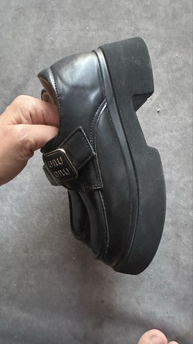 Продам обувь для девочки 5-8 лет