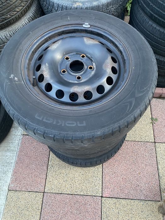 Jante tablă originale VW 15” ET47 5x112 + anvelope vară Nokian 195/65 R15 ,Anvelope
