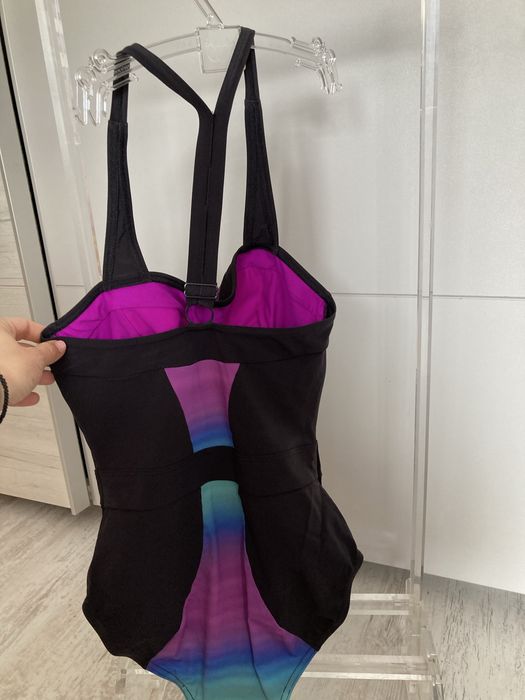 Цял Бански speedo и черен бански