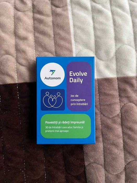 Joc de cunoastere prin intrebari Evolve Daily