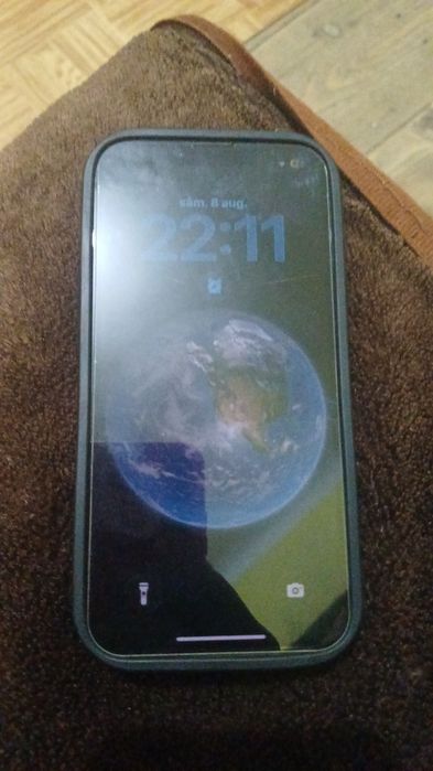 Vând sau schimb iphone 13