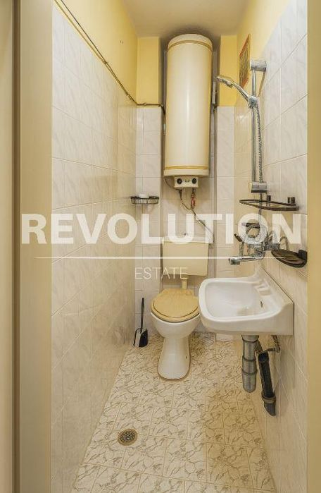 Дава се под наем Двустаен апартамент в Варна, Левски - 60 кв.м за 300 € - Снимка #4